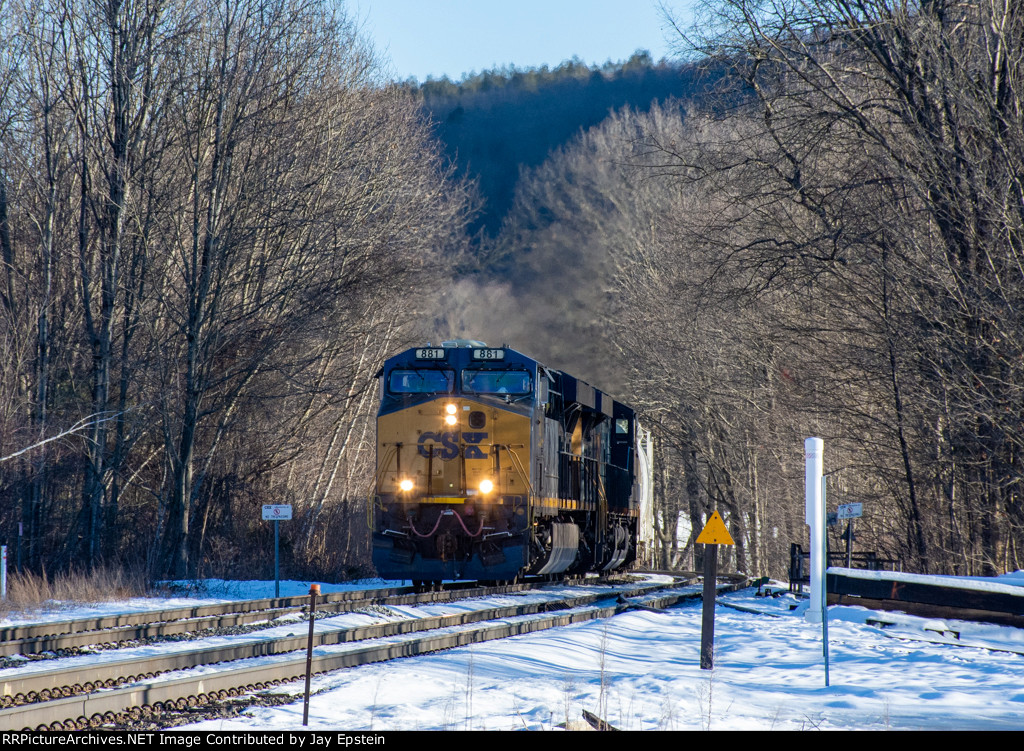 Q425 rounds the bend at Chester 